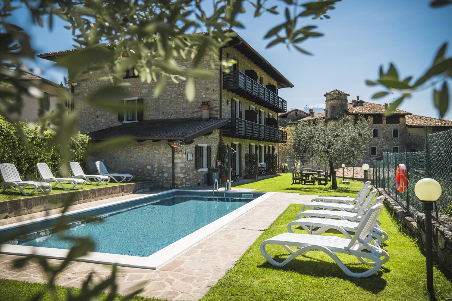טנו Hotel Antica Croce - Gardaslowemotion מראה חיצוני תמונה