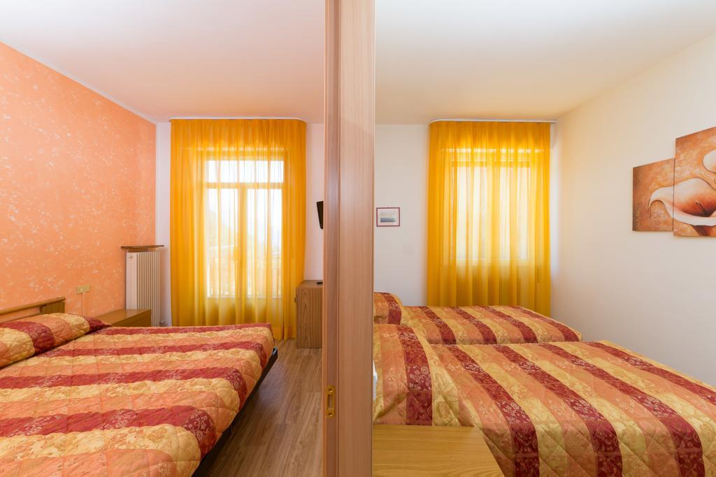 טנו Hotel Antica Croce - Gardaslowemotion מראה חיצוני תמונה
