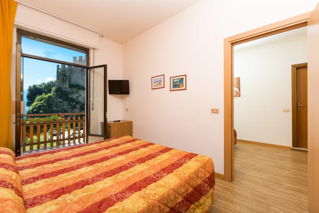טנו Hotel Antica Croce - Gardaslowemotion מראה חיצוני תמונה